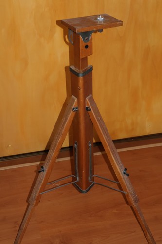 Altes antikes holzstativ - altes,